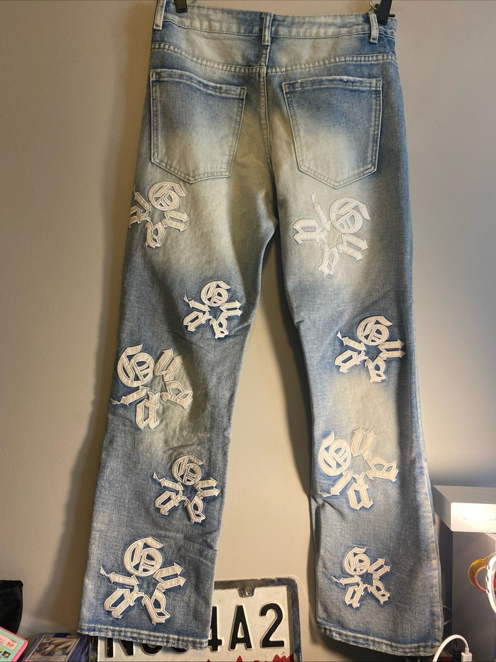 GUAPI Distressed Jeans Mens M Light Wash Embroidered Graphic Patch Streetwear